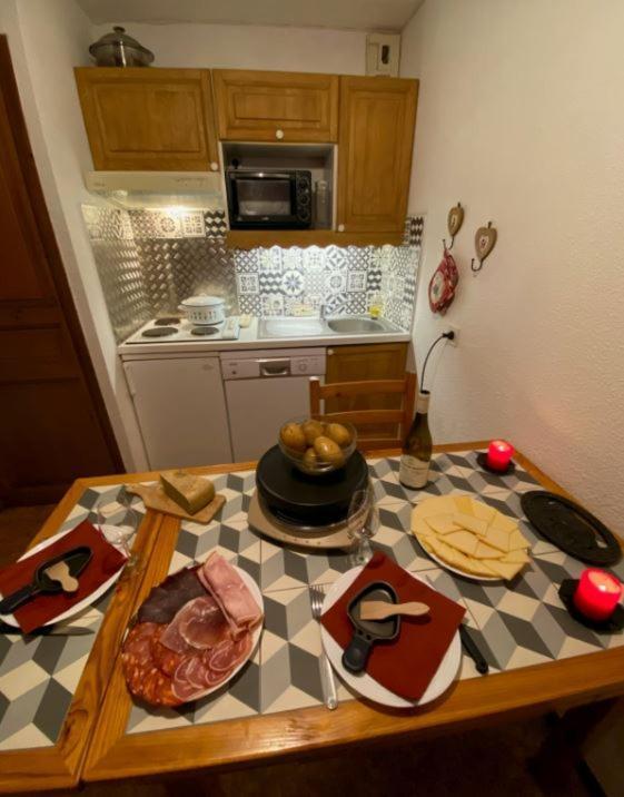 Village Apartment *